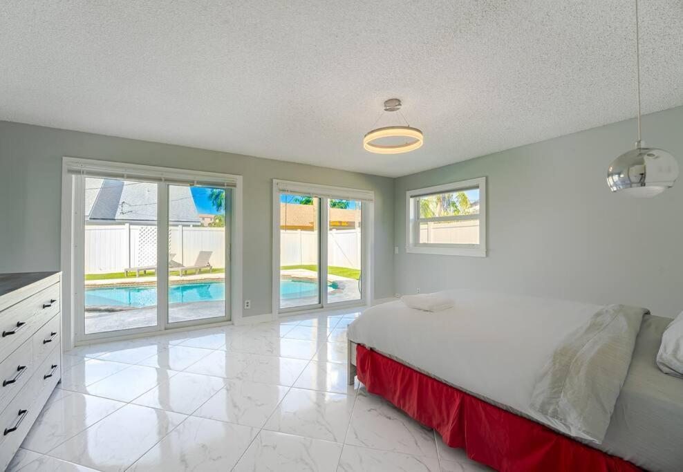 Vip Luxury Great Salt Water Pool- By The Beach Delray Beach Exterior photo